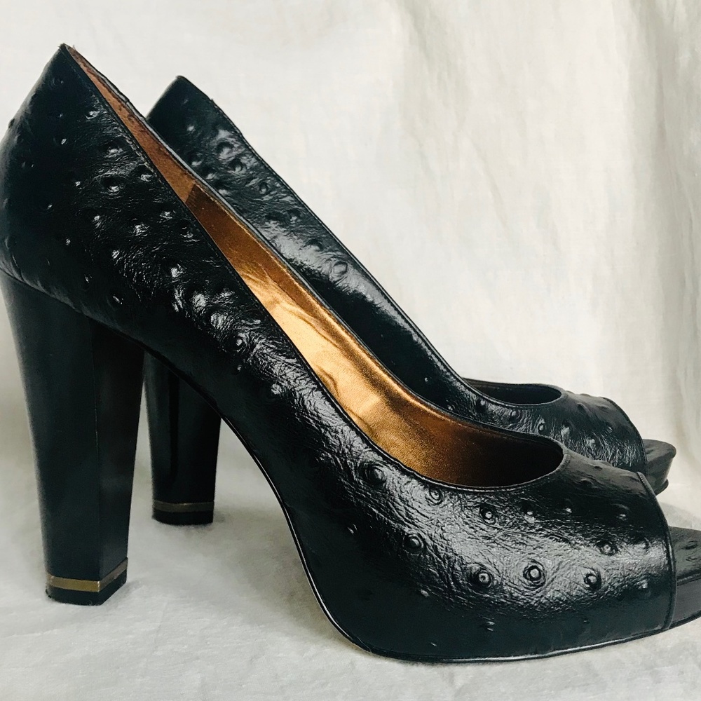 Banana Republic HIGH black ostrich leather pump